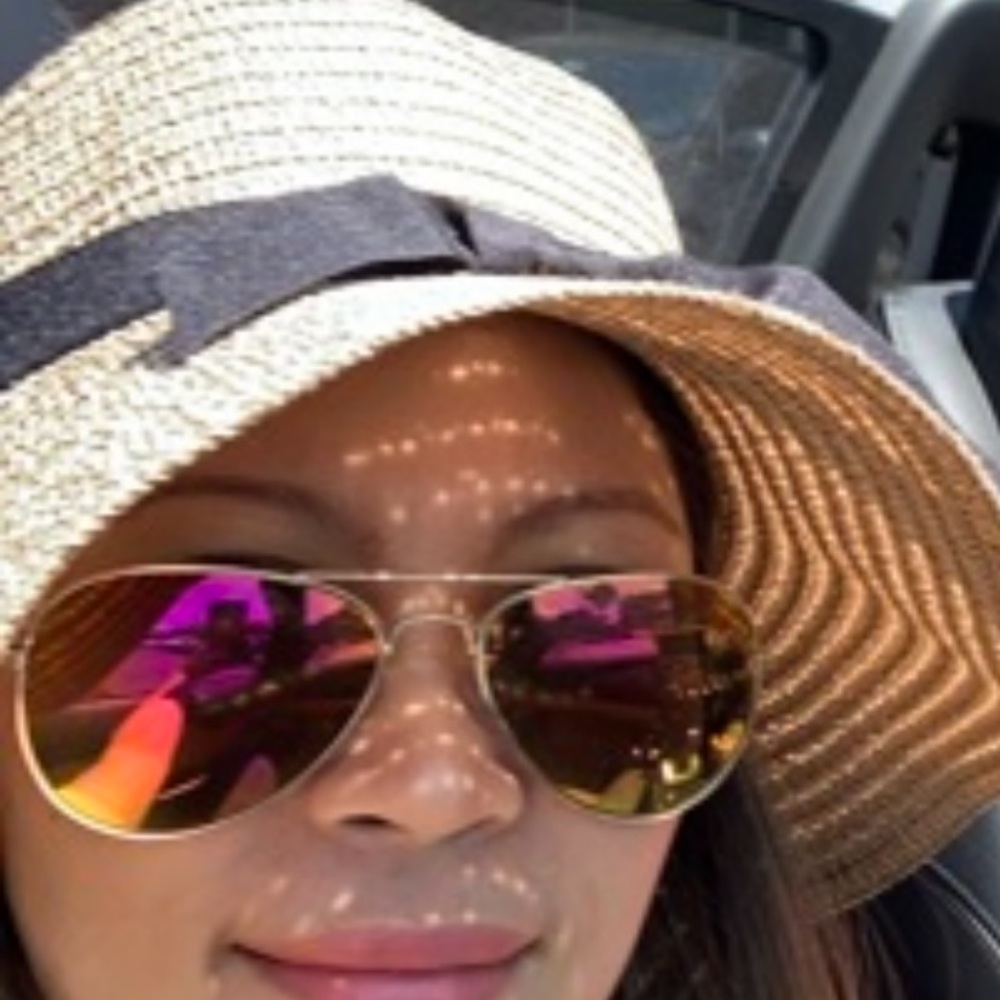 Daiso Tan and Black Women's Hat